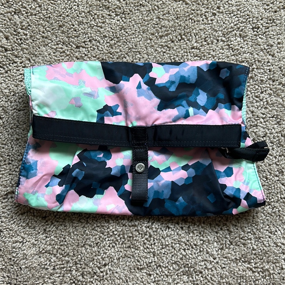 Lululemon Folding Toiletry Bag